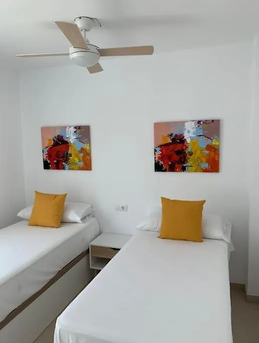 Av. Rio De Barbate 17 Apartment